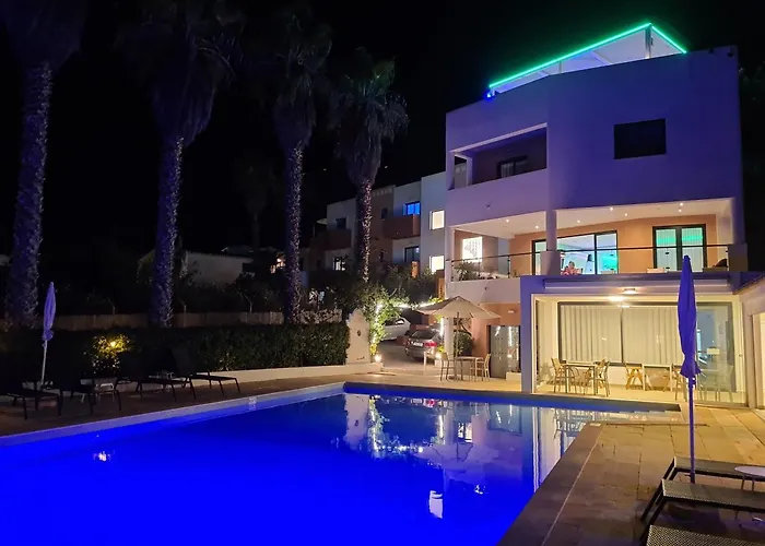 Alcaide Готель типу 