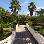 Bed and breakfast Alcaide 3*