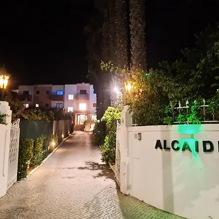לינה וארוחת בוקר Alcaide 2*